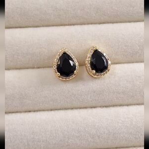Black onyx diamond cut pearl shape stud earrings